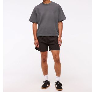 เสื้อยืดโอเวอร์ไซส์สีเทาชาร์โคลสำหรับผู้ชาย ผ้าฝ้ายพรีเมียม สไตล์มินิมอล สตรีทแวร์ ทรงหลวมทันสมัย เสื้อยืดพื้นฐานที่ต้องมี - Product Image 2