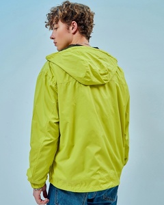 Ropa de Exterior Personalizada, Chaquetas Impermeables 100% Poliéster, Cortavientos con Logotipo Personalizado, Chaqueta Deportiva con Capucha y Cremallera para Hombre - Product Image 3