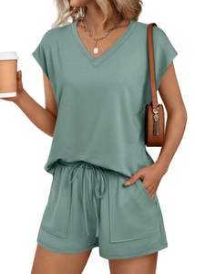 เสื้อพูลโอเวอร์ทรงทันสมัยเอวสูงพร้อมยางยืด ชุดเซ็ตฤดูร้อนสำหรับผู้หญิง ชุดสองชิ้น กางเกงขาสั้น ชุดเซ็ตผู้หญิง - Product Image 5