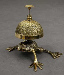Cloche de bureau en laiton artisanale dorée polie, sonnette décorative pour la maison, le bureau ou la décoration de table - Product Image 2