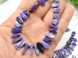 Charoita Morada en Bruto, en Forma de Barra, Pulida, Suave, de 8 Pulgadas, de 8-15 mm de Largo, para Hacer Joyería, Piedra Natural - Product Image 4