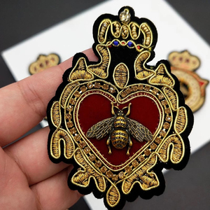 Nouveaux badges PVC personnalisés à transfert thermique, patchs logo en caoutchouc sur tissu sergé, forme fleur, en promotion par le fournisseur - Product Image 3