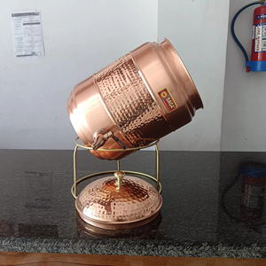 Distributeur d'eau en cuivre au design polyvalent, finition lisse, pour toutes occasions, vente en gros - Product Image 1