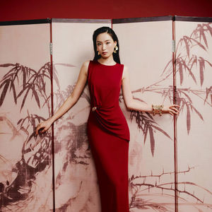 Elegante vestido rojo burdeos en tela ligera y elástica para fiestas formales y ocasiones sexys OEM ODM - Product Image 1