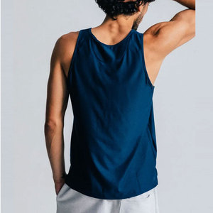 เสื้อกล้ามถักสีพื้นสำหรับผู้ชาย คอกลม สวมใส่สบาย แห้งเร็ว ทรงสปอร์ต คุณภาพดีที่สุด เสื้อกล้ามผู้ชายแบบสั่งทำ - Product Image 4