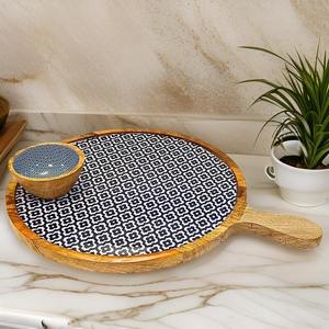 Coupe-pizza artisanal en bois de manguier, poignée confortable, plateau de service et planche à découper, logo personnalisé - Product Image 4