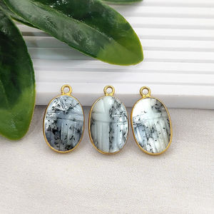 Colgante de Cuarzo Cristalino Tallado a Mano con Diseño de Escarabajo, Chapado en Oro, Colgante Tallado de Cuarzo Transparente con Diseño de Mariquita, Proveedores de Joyería - Product Image 5