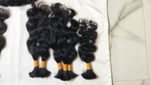 Extensions de Cheveux Humains Indiens Naturels Non Transformés à Donneur Unique Temple Pur Cheveux Bruts Lâches Vague Profonde-Directement Du Fabricant - Product Image 3