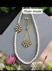 Exquisito conjunto de pulsera y collar de perlas hechos a mano, conjunto de joyería impresionante con motivos florales inspirados en Kundan. - Product Image 2