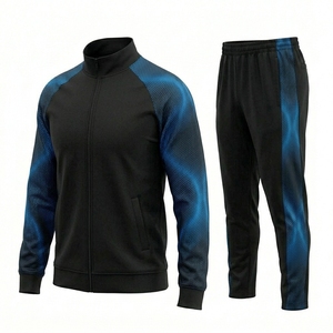 Conjunto Deportivo Personalizado para Hombre con Mangas con Estampado por Sublimación y Opción de Logotipo Personalizado - Product Image 4
