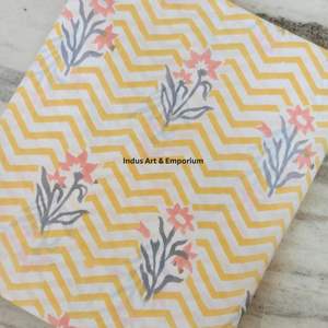 Tissu en coton imprimé traditionnel Jaipuri, coton cambriqué imprimé au bloc 60x60, tissu en coton à motifs. - Product Image 2