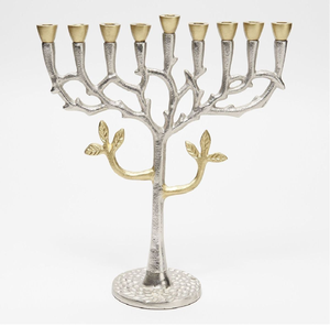 Menora artistique en argent, design arbre, avec coupelles en forme de grenade dorées et base en marbre. Disponible à prix de gros. - Product Image 2