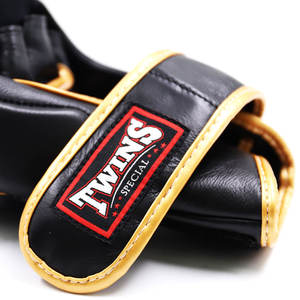 Guantes de Sparring de Piel de Primera Calidad para MMA, Hechos a Medida con Cierre Ajustable de Velcro para Adultos - Product Image 5
