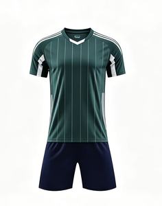 Ensemble de maillot de football personnalisé pour homme, sublimé, col en V, rayé, respirant, coupe athlétique, avec short - Product Image 2