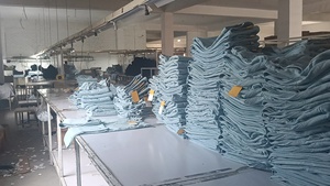 กางเกงยีนส์เดนิมผู้ชายสั่งตัดพิเศษ ทรงหลวม ขาบาน ผ้าทอเนื้อแน่น เอวกลาง ซิปหน้า ปักลาย ตกแต่งพิเศษ น้ำหนัก 13 ออนซ์ ซักแบบ Stone Washed - Product Image 6