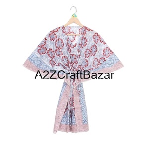 Kaftan long en pur coton doux, imprimé floral, pour futures mamans, idéal comme tenue de plage, vêtement de nuit ou tenue quotidienne confortable. - Product Image 1