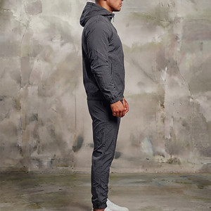 Conjunto Deportivo de 2 Piezas para Hombre, Invierno 2026, con Capucha, Color Sólido, Resistente al Viento e Impermeable, Corte Clásico, Ropa de Gimnasio Ligera, Estilo Urbano - Product Image 2