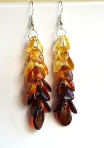 Boucles d'oreilles pendantes en résine artisanale, motif fleur de cristal, pétale de lavande, goutte de rosée, faites à la main - Product Image 2