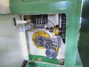 Máquina Formadora de Engranajes CNC de 3 Ejes WMW ZFWZ 250 4 para la Fabricación de Engranajes de Precisión y la Producción Industrial - Product Image 6