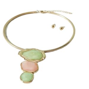 Collar con Colgante Dimensional Rosa y Verde, Joyería de Moda para Mujer, Elegante Collar con Colgante en Capas, Accesorio Decorativo - Product Image 3