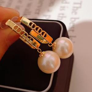 ต่างหูมุกน้ำจืดขนาดใหญ่ 11-12 มม. พร้อมตำหนิเล็กน้อย ดีไซน์ห้อยระย้า - Product Image 1