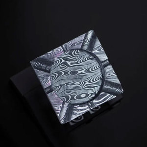 Cenicero Redondo de Acero de Damasco, Cenicero Metálico Hecho a Mano de Primera Calidad con Diseño Elegante para Accesorios de Fumar - Product Image 2