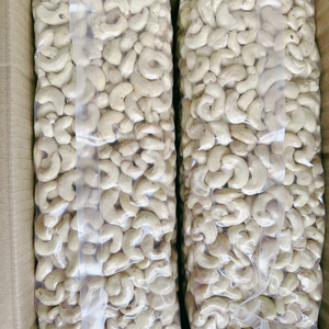 ผู้จัดจำหน่ายเม็ดมะม่วงหิมพานต์ที่เชื่อถือได้ SANTIGO เม็ดมะม่วงหิมพานต์แบบขายส่ง ราคาถูก จำนวนมาก Noix De Cajou - Product Image 1