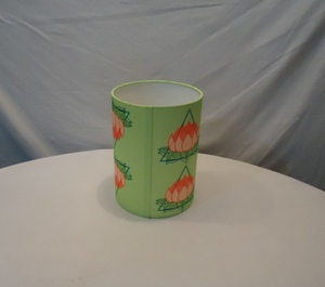 Abat-jour en papier cylindrique, motif floral vert, style classique écologique pour lampes de table/bureau avec douilles E27, structure en fer et fil métallique - Product Image 1