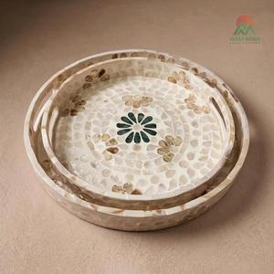 ถาดมุกทรงกลมพร้อมหูจับ ดีไซน์โบฮีเมียน งานฝีมือ จานเสิร์ฟตกแต่ง - Product Image 3