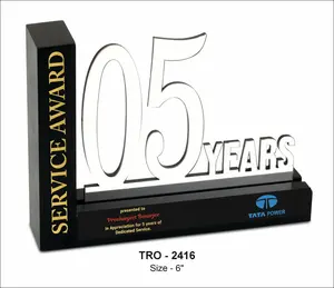 Base sólida para premio de reconocimiento a larga trayectoria laboral y a hitos numéricos, con diseño de corte acrílico. - Product Image 2