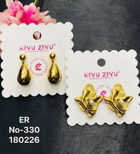 Pendientes de Moda con Diamantes Americanos en Acero Inoxidable Chapado en Oro para Mujer |   Ropa de Fiesta de Diseñador de Lujo - Product Image 4