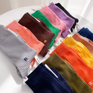 Calcetines de Algodón Peinado Saint Rib para Mujer con Etiqueta de Estilo Moderno - Product Image 2