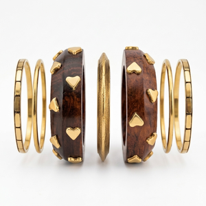 Brazaletes de madera con texturas naturales y diseños elegantes, ideales para boutiques de accesorios de moda, colecciones étnicas y regalos. - Product Image 1