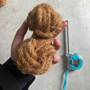 Jouet à mâcher interactif automatique pour chiens et chats en fibre de coco Blue Lotus - Écologique, durable, pour les soins dentaires et le soulagement de l'anxiété, motif végétal - Product Image 3