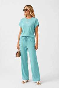 Conjunto de 2 piezas de punto acanalado para mujer de Oneten Apparels, top de manga corta con cuello redondo y pantalones largos, atuendo informal. - Product Image 2