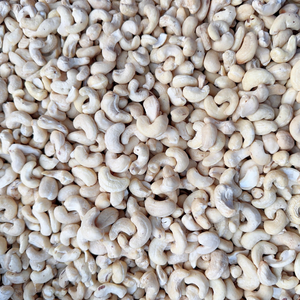 Meilleur prix pour les noix de cajou, les amandes de cajou SANTIGO, en vrac, emballage de marque privée - Product Image 1