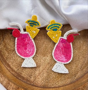 Boucles d'oreilles pendantes cocktail perlées, à sequins, motif boisson, colorées, bijoux de fête pour femme - Product Image 1