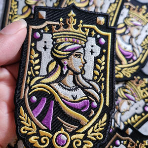 Parches Bordados Personalizados de Alta Calidad con Diseño de Reina, Parches Bordados a Medida con Transferencia Térmica - Product Image 2