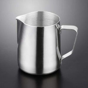 Article le plus vendu : Pichet à lait conique en acier inoxydable de 20 oz avec poignée métallique, outils de barista, pichet à mousse pour café expresso - Product Image 1