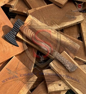 Hacha Vikinga Artesanal Steel Craft International, Acero al Carbono 45, Diseño de Cabeza Grabada con Barba, Mango de Madera de Fresno, Personalizada para Exteriores - Product Image 3