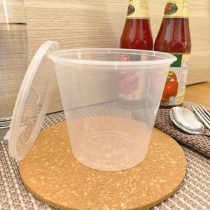 ฝาปิดแบบใช้แล้วทิ้ง ขนาด 30 ออนซ์ ผลิตจากพลาสติก PP เกรดสำหรับอาหาร เป็นมิตรต่อสิ่งแวดล้อม ปราศจากสาร BPA ใช้กับเครื่องล้างจานได้ ใช้กับไมโครเวฟได้ ใช้กับช่องแช่แข็งได้ ย่อยสลายได้ทางชีวภาพ สามารถนำไปทำปุ๋ยหมักได้ TW - Product Image 3