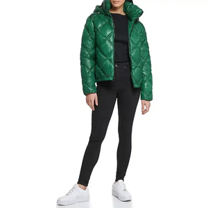 Chaqueta Acolchada Verde para Mujer con Capucha y Cierre de Cremallera, Manga Larga, Abrigo Cálido de Invierno, Corto, Color Sólido - Product Image 6