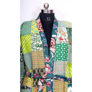 Hermoso Kimono de Algodón y Seda Verde con Parches Kantha, Doble Capa, Hecho a Mano, con Bolsillos y Cinturón - Product Image 4