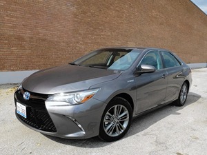 Camry, el mejor sedán familiar en calidad, con un motor de alto rendimiento, interior confortable y gran demanda en el mercado internacional. - Product Image 5
