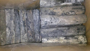 Charbon de bois noir haute efficacité, en morceaux de bois dur, à combustion propre et stable, à haute valeur calorifique, pour barbecue extérieur et usage en restaurant - Product Image 4