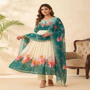 Conjunto de Vestido Georgette VASTRA COTTAGE con Mangas Bordadas a Mano, Dupatta de Seda con Estampado Digital y Pantalones, Colección para Fiestas y Bodas - Product Image 2