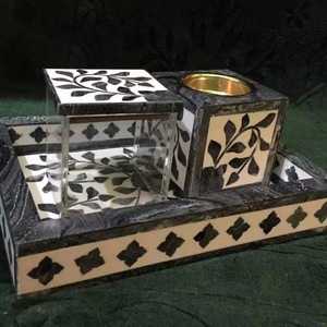 Juego de caja y bandeja para quemador de incienso aromático de madera de pino con incrustaciones negras, hecho a mano en India por ILAHI. - Product Image 4