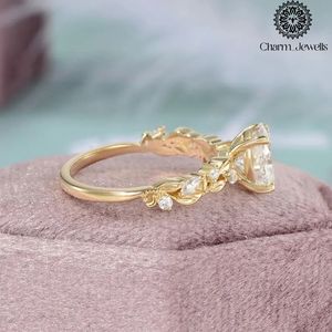 เครื่องประดับเพชรโมอิสเจียระไนทรงรีสำหรับผู้หญิงแหวนหมั้นชุบทอง18K ดีไซน์รูปวงรีของพืชโรแมนติก - Product Image 4