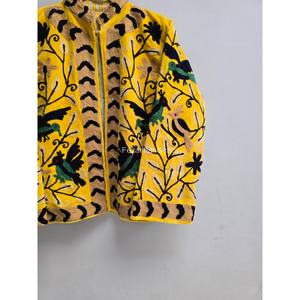 Chaqueta de Terciopelo Amarillo con Bordado de Aves, Chaqueta Estilo Boho Chic, Chaqueta Uzbeka Suzani con Forro Interior de Algodón - Product Image 3