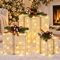 Ensemble de 3 boîtes cadeaux de Noël lumineuses avec filet crème et ruban argenté pour la décoration intérieure des fêtes